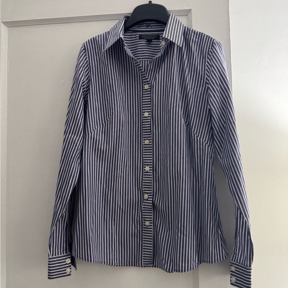 Banana Republic Blue and White Striped Button Down Shirt